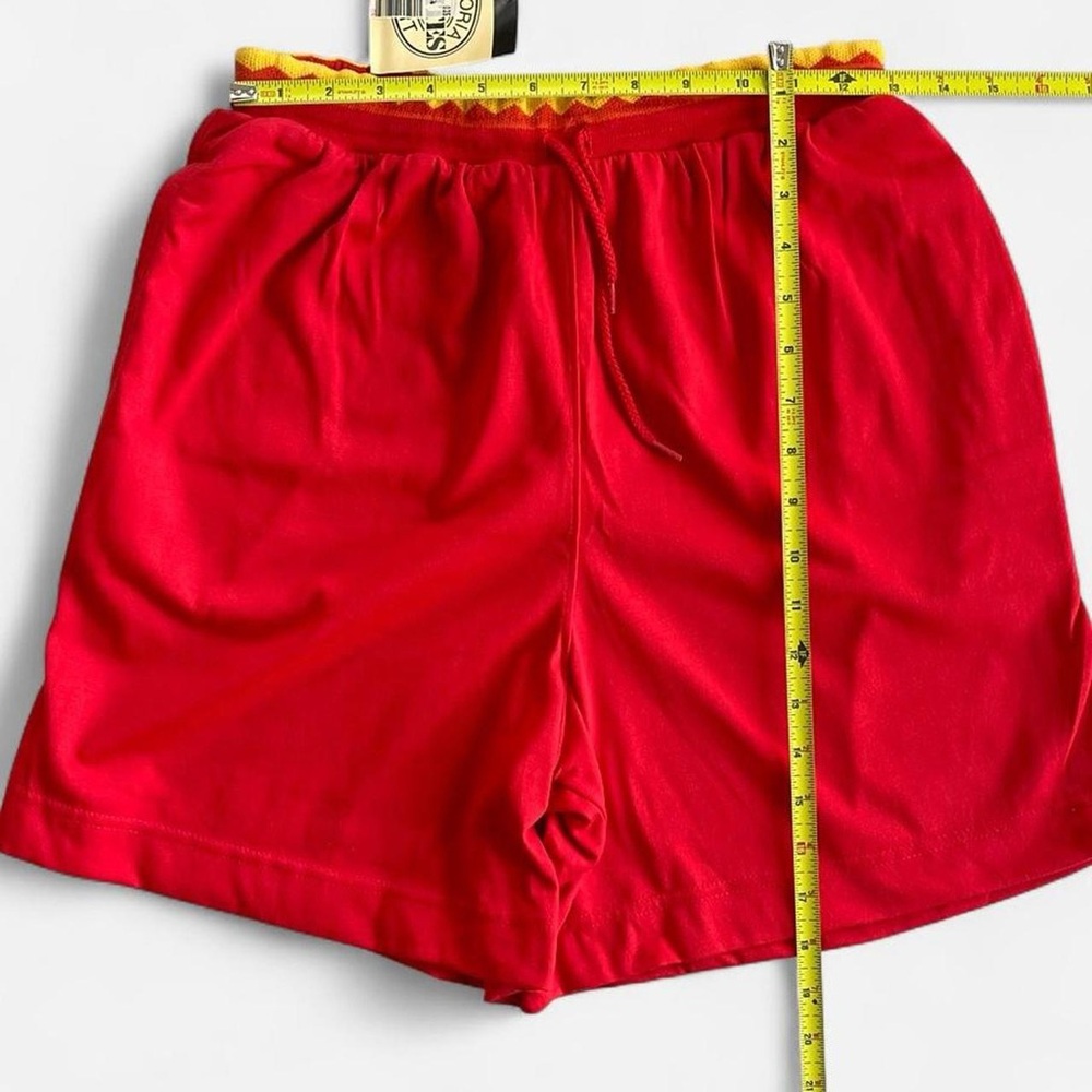 Vintage NWT Victoria Sport Petites Retro Red Pull on Shorts with Zig Zag Waist - Picture 3 of 7